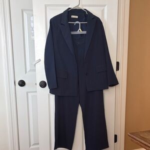Elegant Navy Women's Suit Jacket